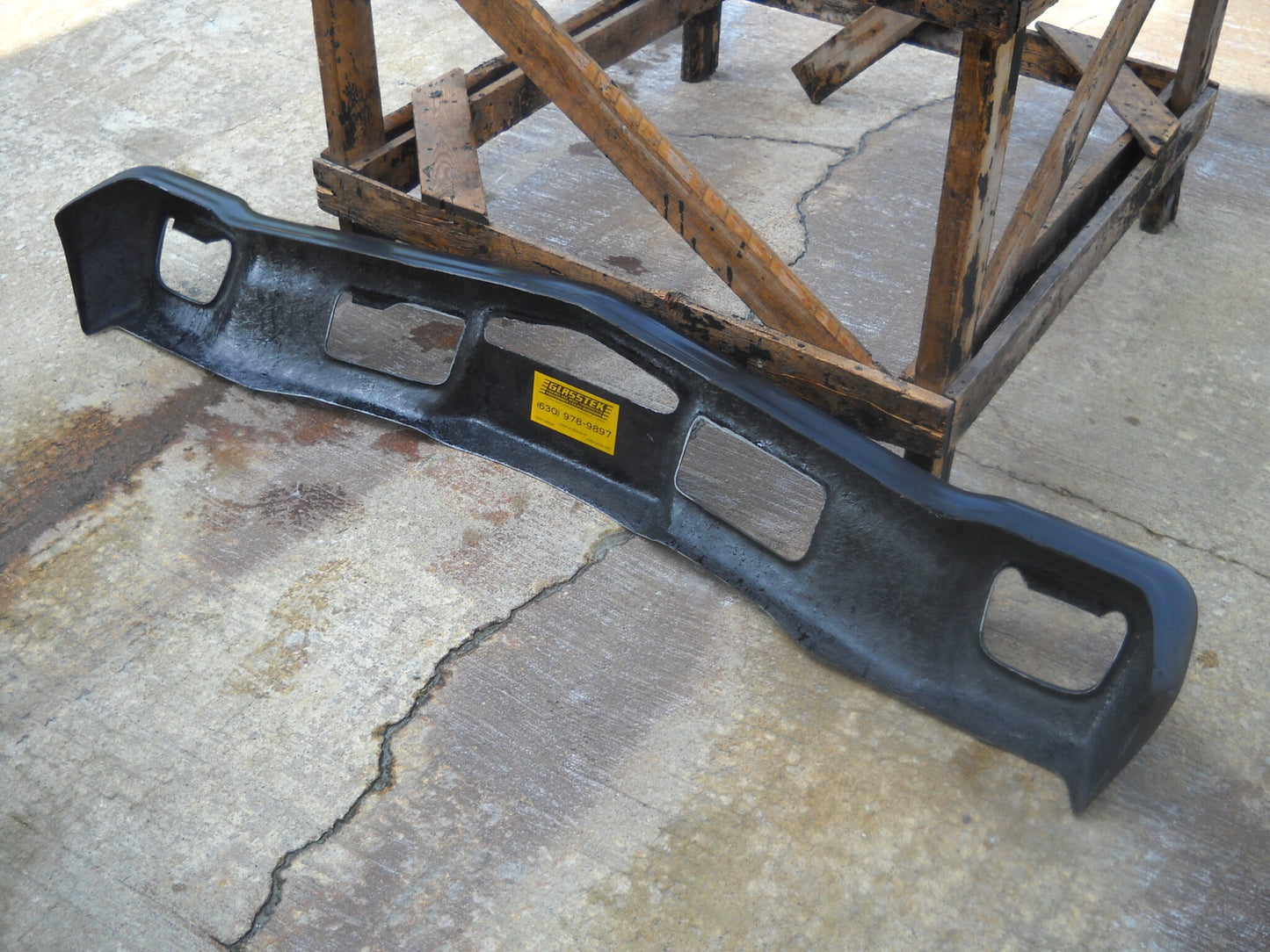 1971-1973 Ventura Front Fiberglass Bumper - Glasstek B3024 - view 4