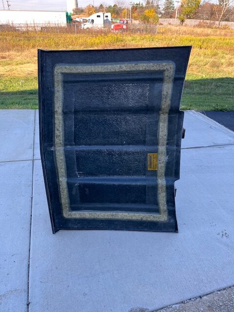 1982-1993 S-10 / S-15 2" Cowl Induction Pin-On Fiberglass Hood - Glasstek H1041 - view 3