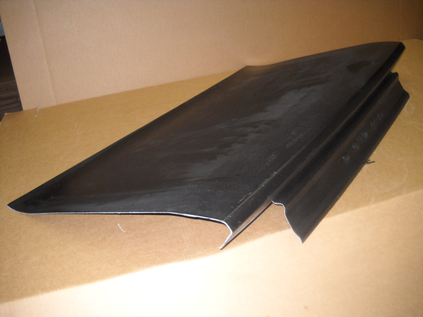 2007-2014 Challenger Pin-On Fiberglass Trunk Lid (With Center Light Bar Piece)(Light Bar Piece Can Be Cut Off) - Glasstek