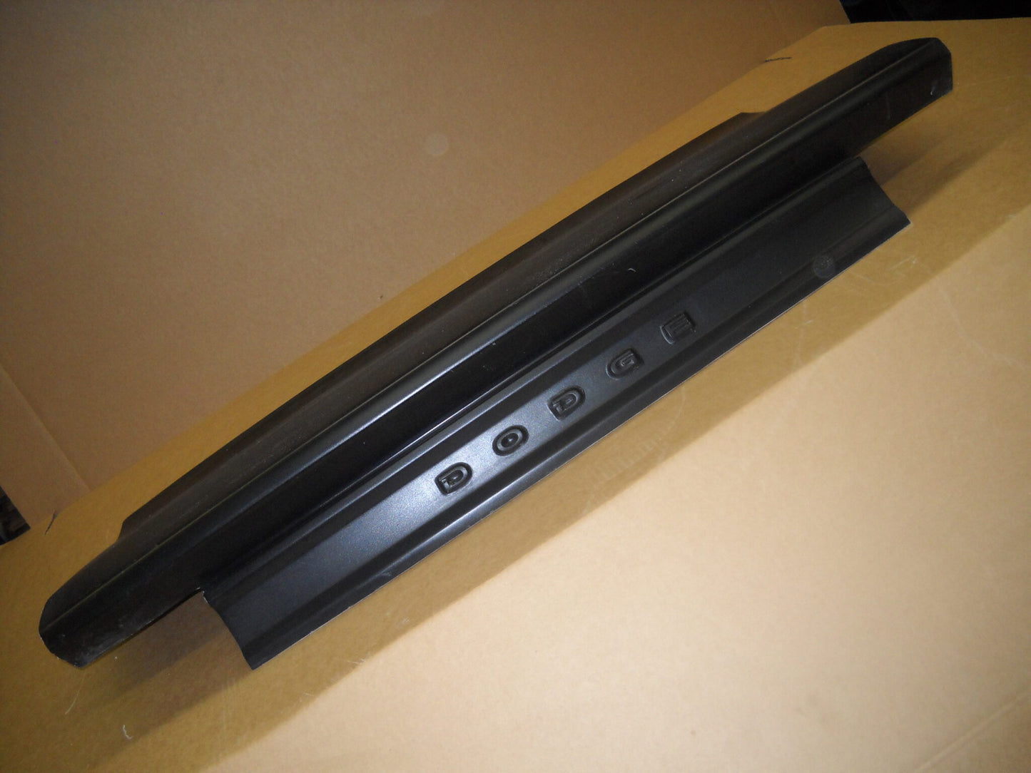 2007-2014 Challenger Pin-On Fiberglass Trunk Lid (With Center Light Bar Piece)(Light Bar Piece Can Be Cut Off) - Glasstek