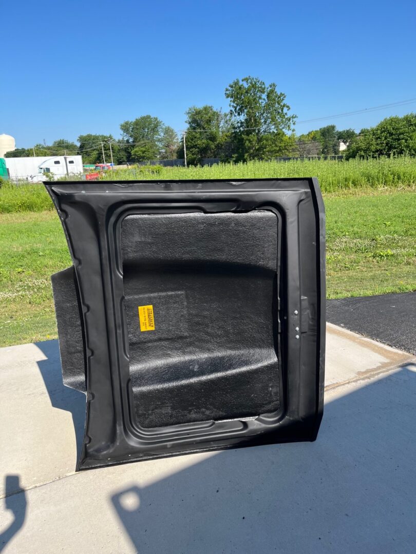 1970-1972 Dart / Demon 5" Sunoco / Bubble Style Bolt-On Fiberglass Hood - Glasstek H7092 - view 4