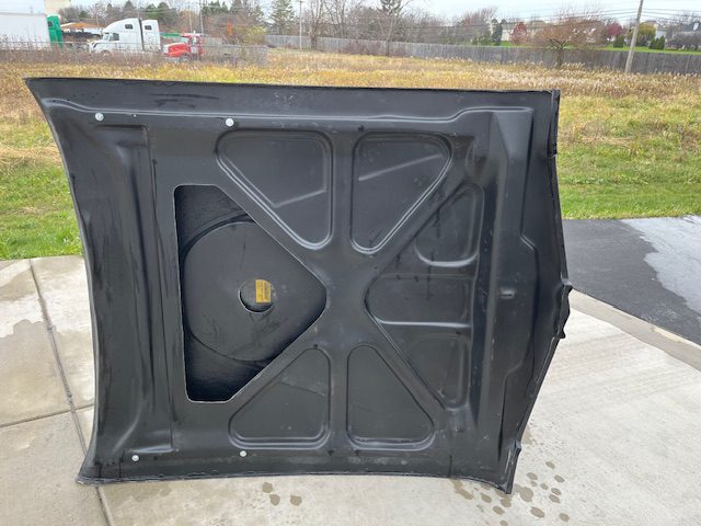 1970 / 1971-1972 442 Air Box For 2" Raised Scoops (Included In 2" Raised 70 442 Bolt-On Fiberglass Hood) - Glasstek MS039