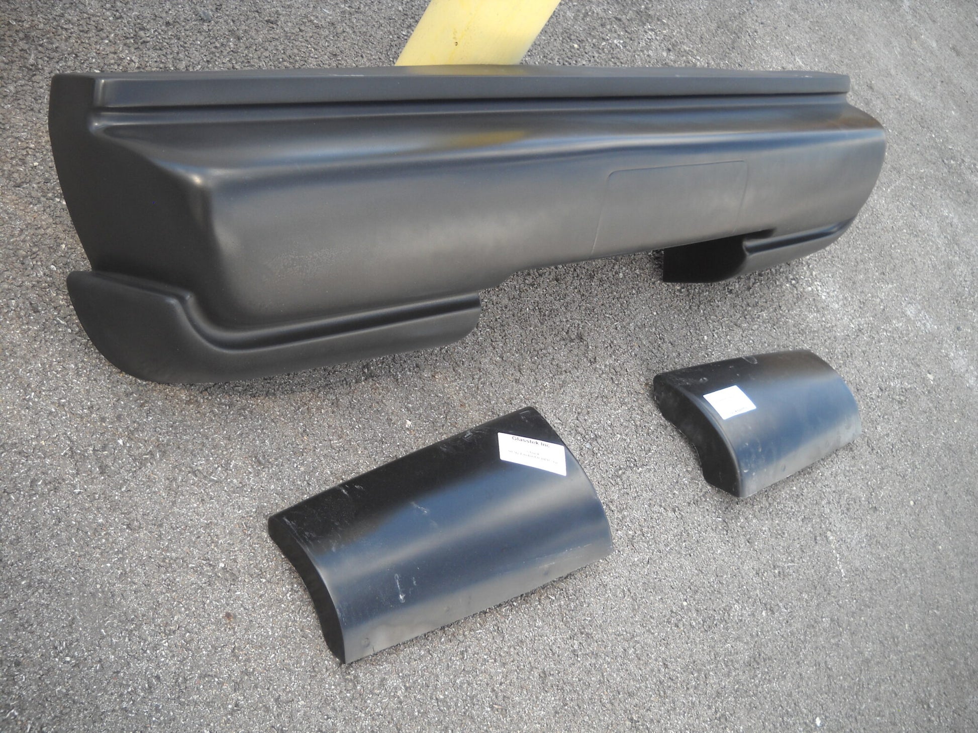 1991-1992 Firebird T/A Rear Fiberglass Bumper Clip With Wheelie Bar Cut Out (3 Pices) - Glasstek B3029 - view 2