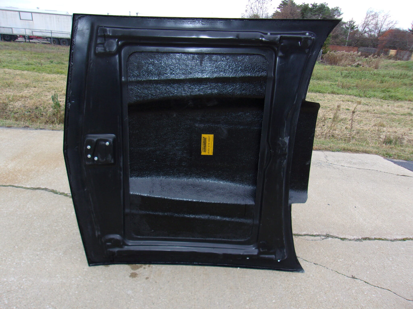 1982-1992 Camaro 5" Sunoco / Bubble Style Bolt-On Fiberglass Hood - Glasstek H1332 - view 4