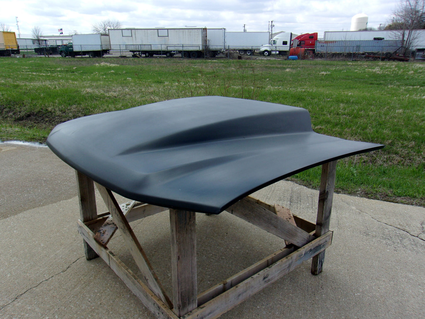 2002-2009 Trailblazer 4" Cowl Induction (Flat Top) Bolt-On Fiberglass Hood - Glasstek H1342 - view 2