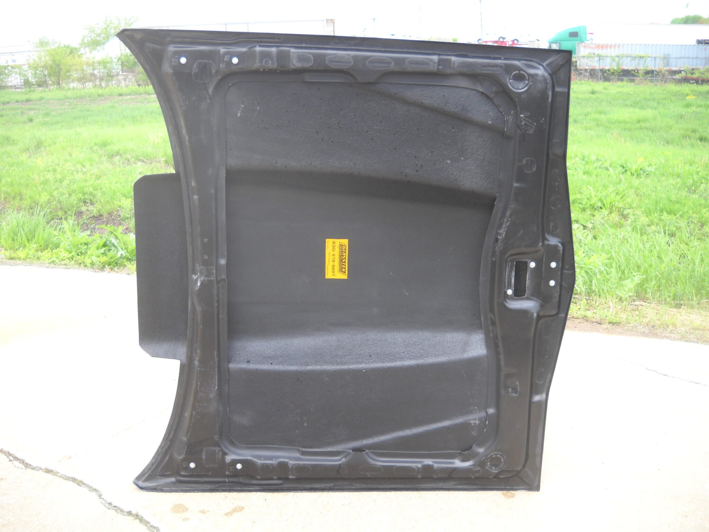 1981-1987 Grand Prix 5" Sunoco / Bubble Style Bolt-On Fiberglass Hood - Glasstek H3071 - view 4