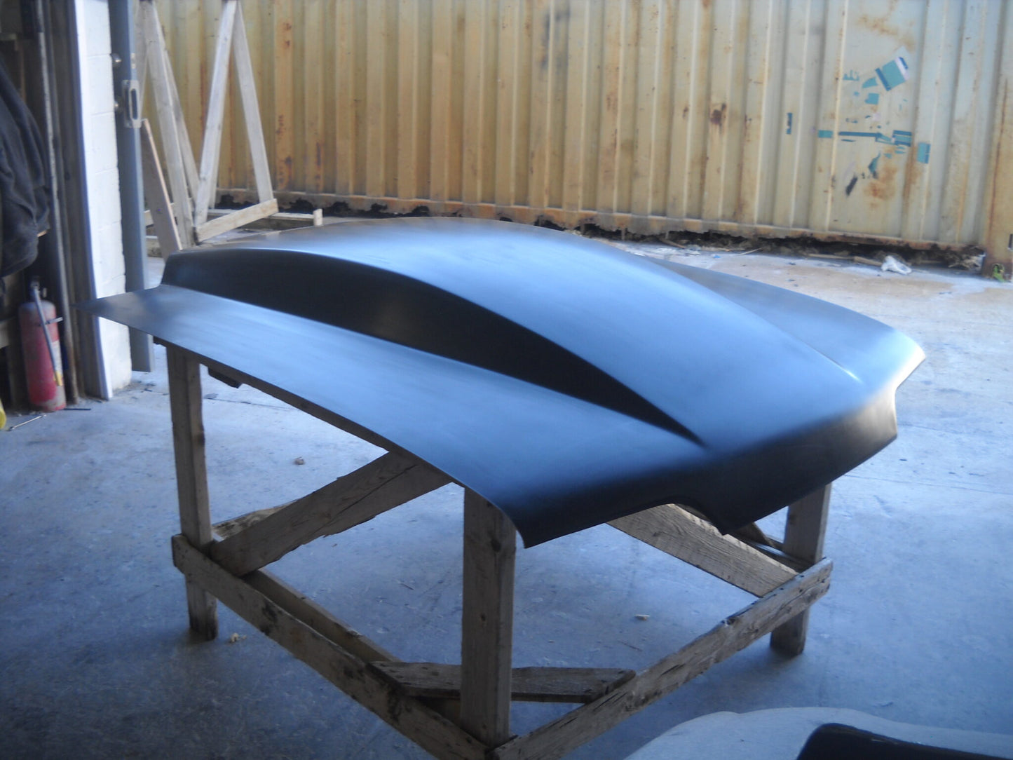 1987-1993 Mustang 4 1/2" Sunoco / Bubble Style Extended Pin-On Fiberglass Hood (Ext. To Windshield) - Glasstek H9097 - view 2