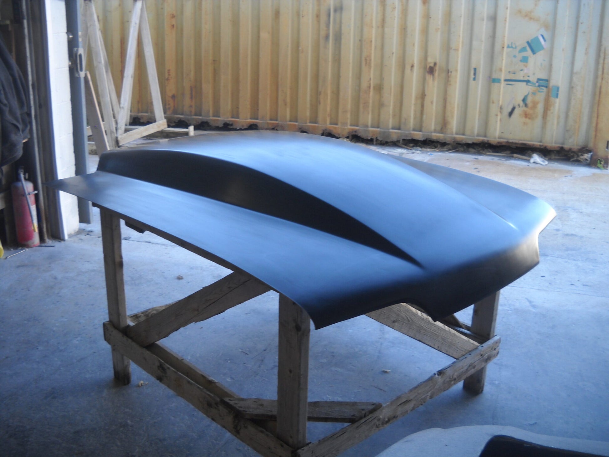 1987-1993 Mustang 4 1/2" Sunoco / Bubble Style Extended Pin-On Fiberglass Hood (Ext. To Windshield) - Glasstek H9097 - view 2